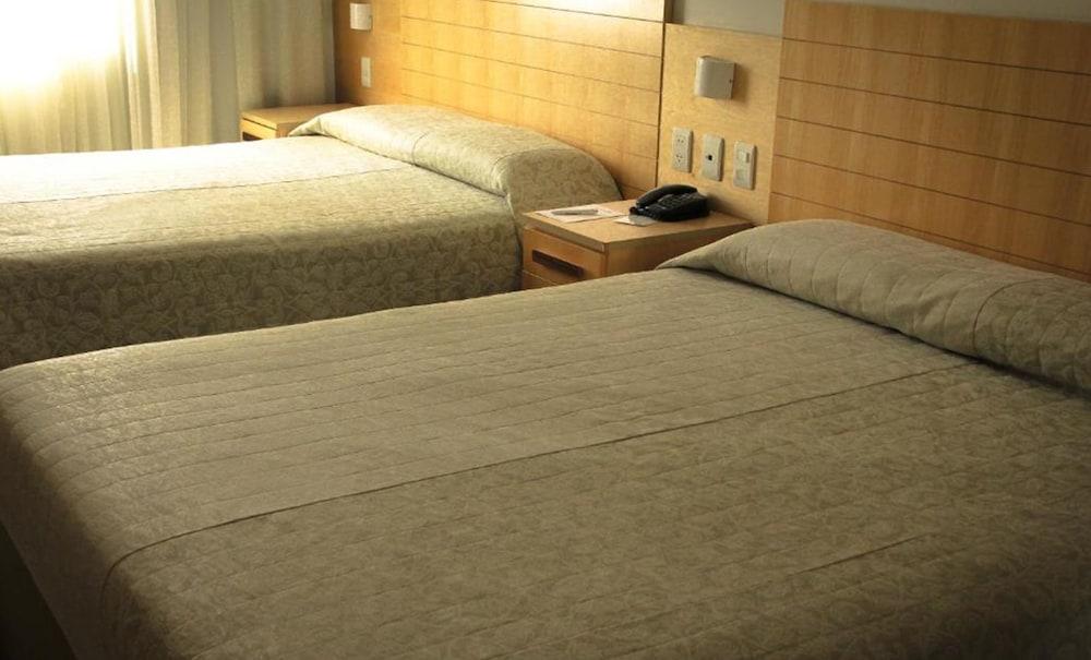 Hotel Atlantico Tower Rio de Janeiro Exterior foto Two beds in a hotel room
