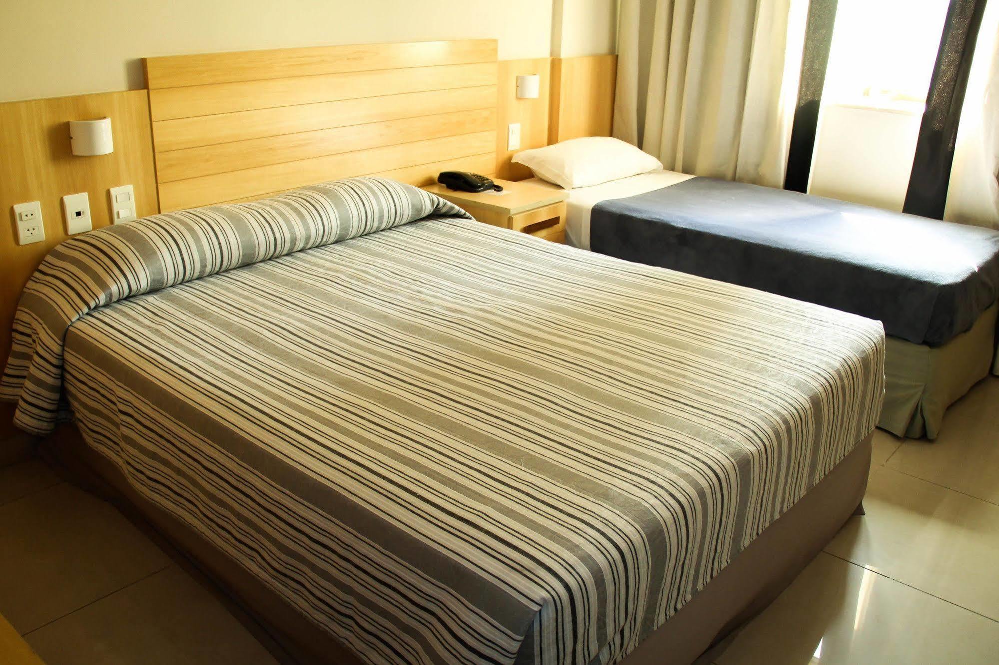 Hotel Atlantico Tower Rio de Janeiro Exterior foto A single room in a hotel in Belgrade, Serbia.